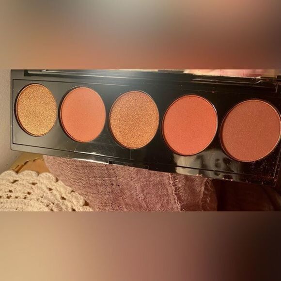 Women’s Laritzy Makeup Palette in Burnt (brown bronze orange gold tones) *FREE - Picture 7 of 12